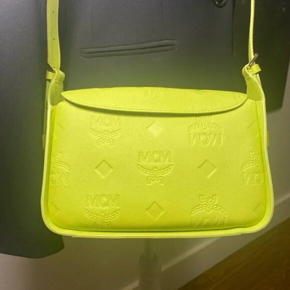 NWT MCM Aren Flap Hobo Bag in Embossed Monogram Leather - Picture 8 of 15